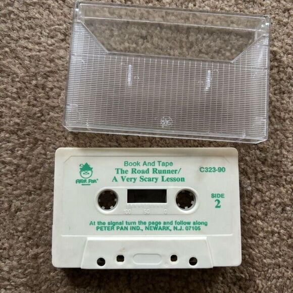 Peter Pan Book And Tape Bugs Bunny/The Road Runner Cassette Tape - Picture 3 of 4